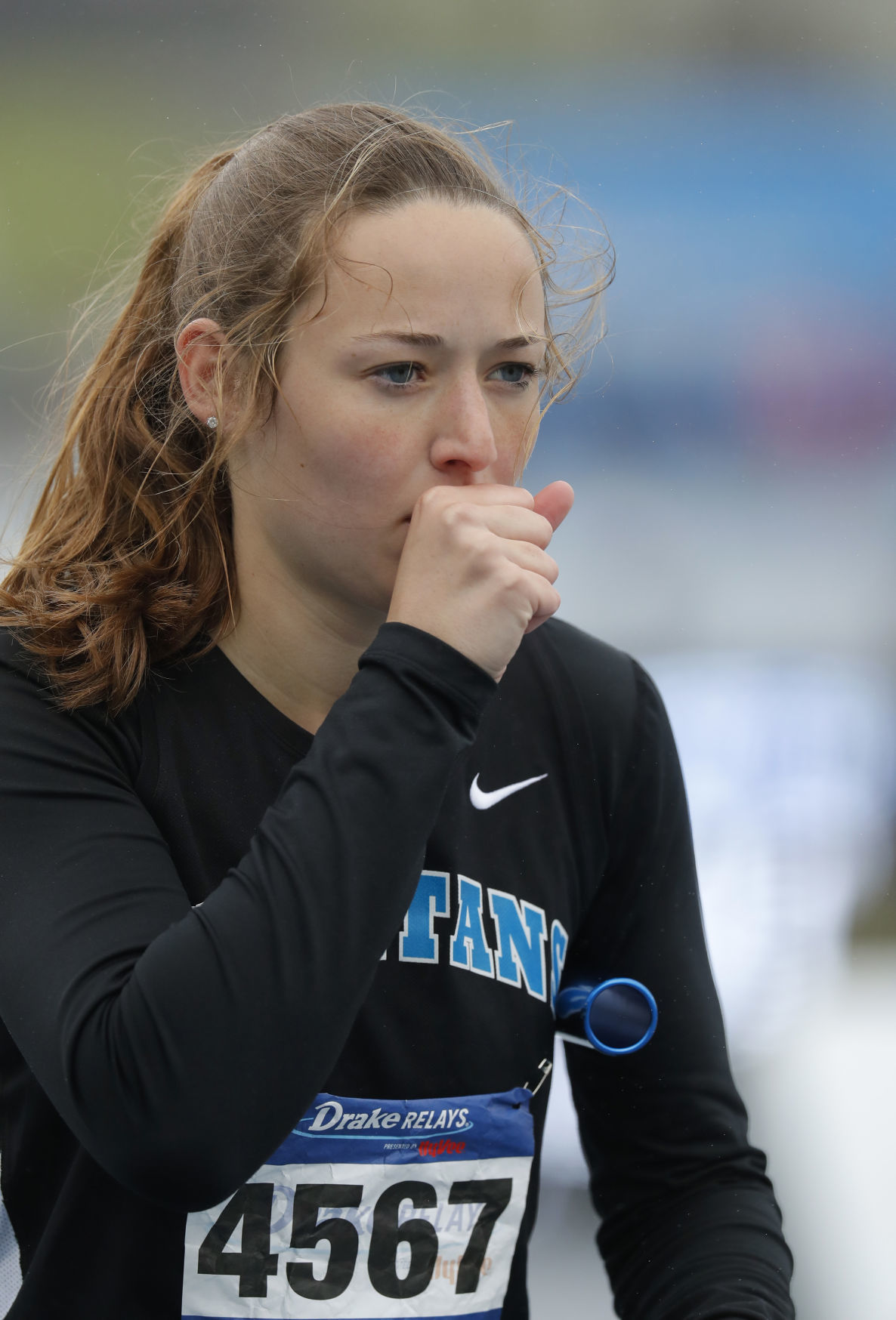042718mp-DrakeRelays-girls-4x100-1